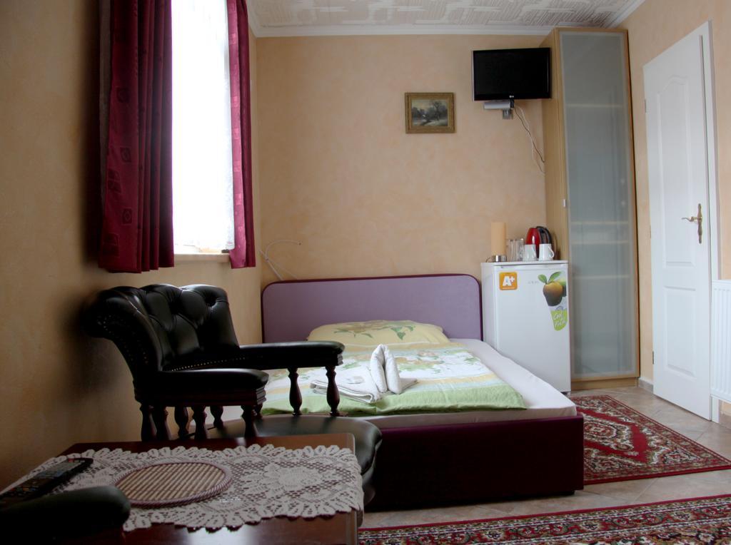 Villa Anastazis - Penzion Eden Карлові Вари Екстер'єр фото